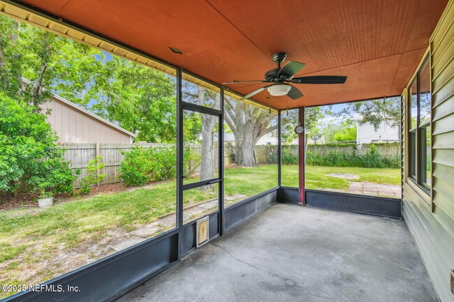 Building Photo - 8167 Sable Woods Dr N