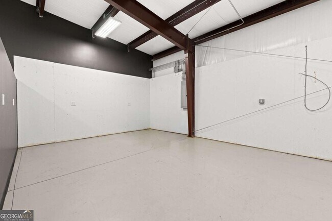 Building Photo - 221 Columbus Dr