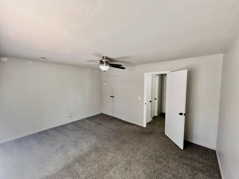 Building Photo - 143 Montague Dr