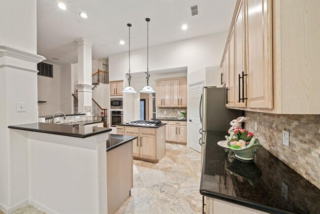 Building Photo - 6307 Shoreview Ct