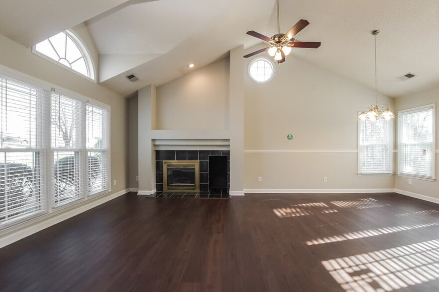 Building Photo - 7912 Trotter Rd