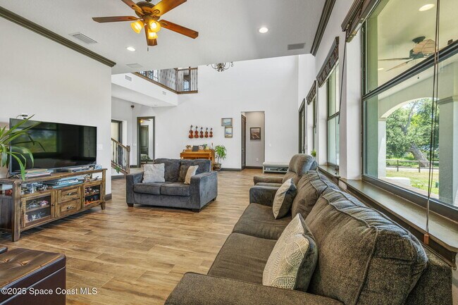 Building Photo - 6725 S Tropical Trail