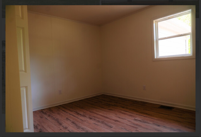 Building Photo - 206 Donald Alexander Rd