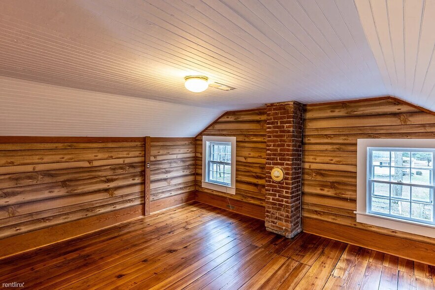 Building Photo - 7889 Blenheim Rd