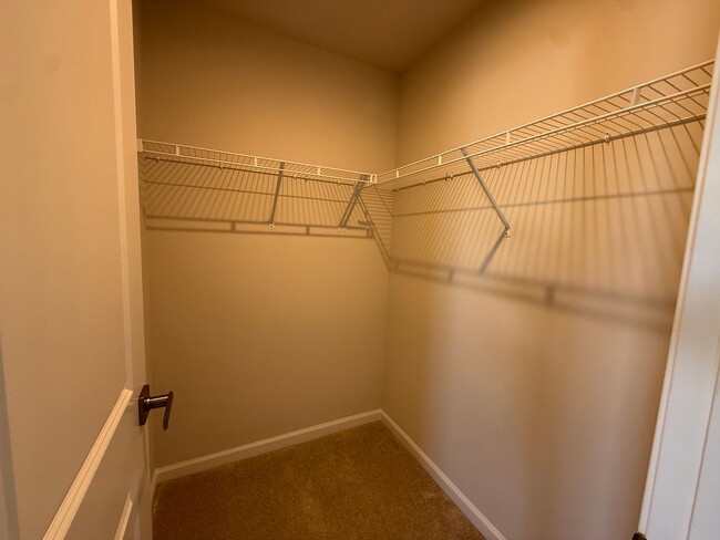 Building Photo - 4 Bedrooms, 2.5 Bathrooms - Home in Armuchee!