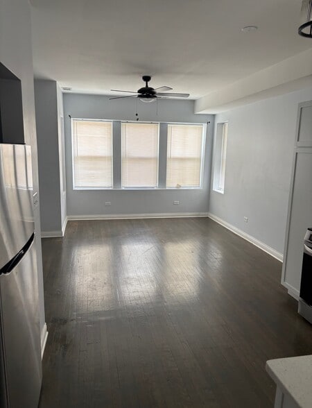 Building Photo - 7240 S Cornell Ave