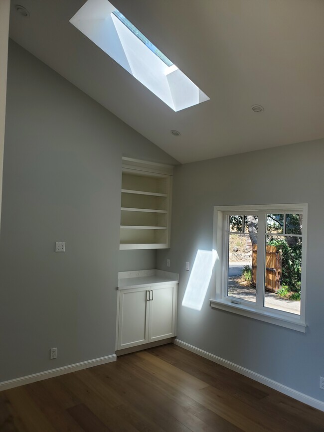 Building Photo - 54 Stratford Rd