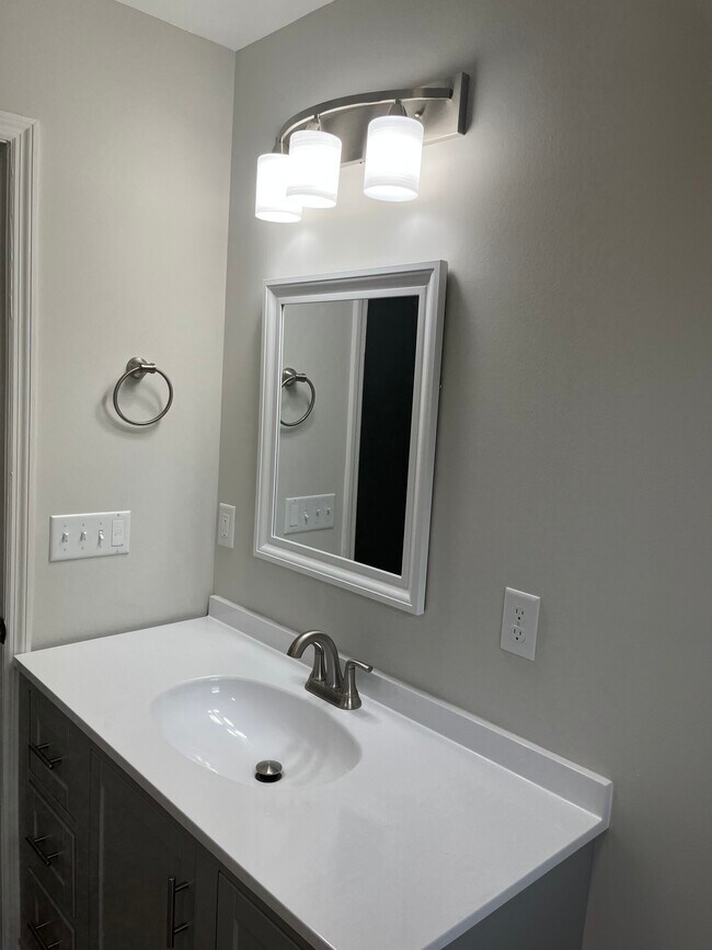 Building Photo - 3010 Buenaview Blvd