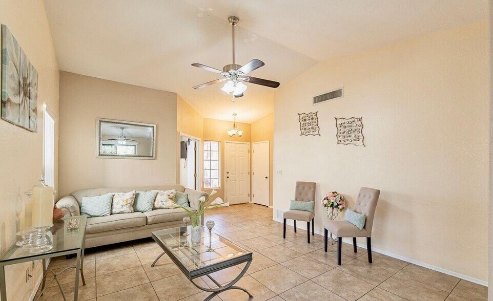 Building Photo - 8527 N Spring Creek Dr