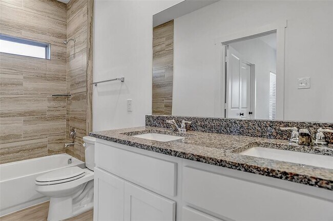 Building Photo - 1219 Bells Dr
