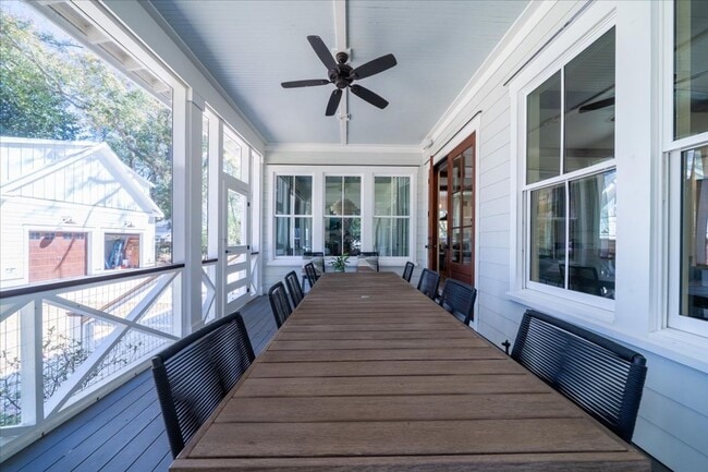 Building Photo - Fully Furnished Home In The Groves