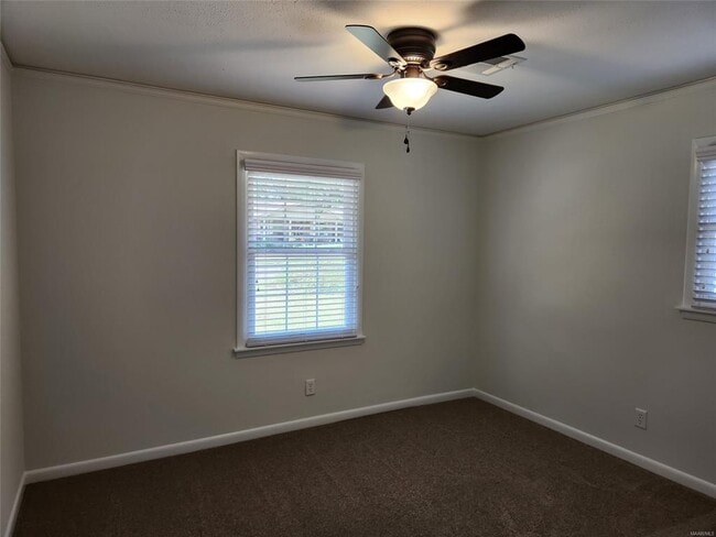 Building Photo - 628 Shadow Ln