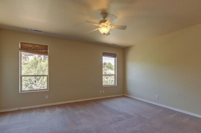 Building Photo - Yavapai Hills with 3 Car Garage