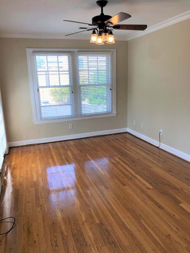 Building Photo - 2210 State St