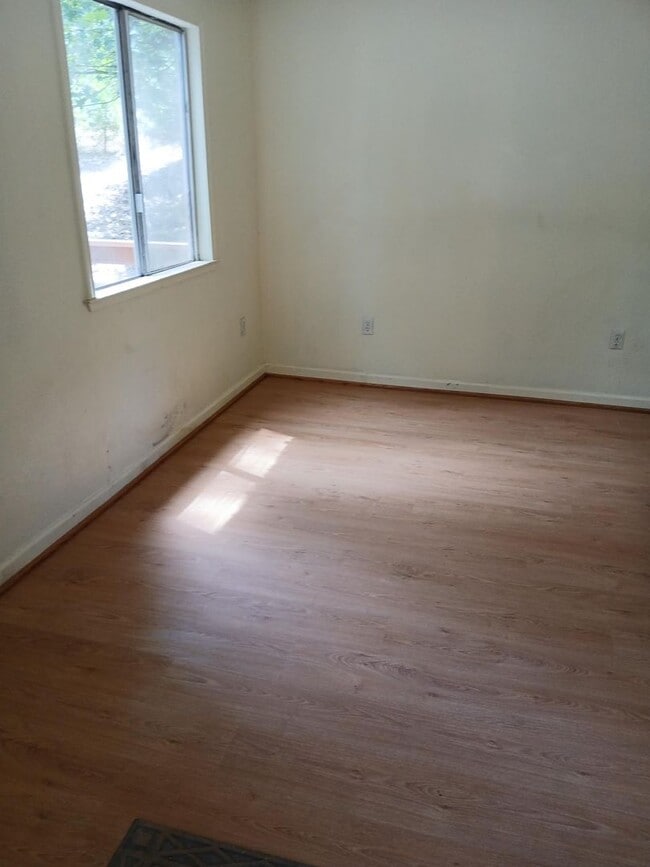 Building Photo - 1601 Lily Valley Way