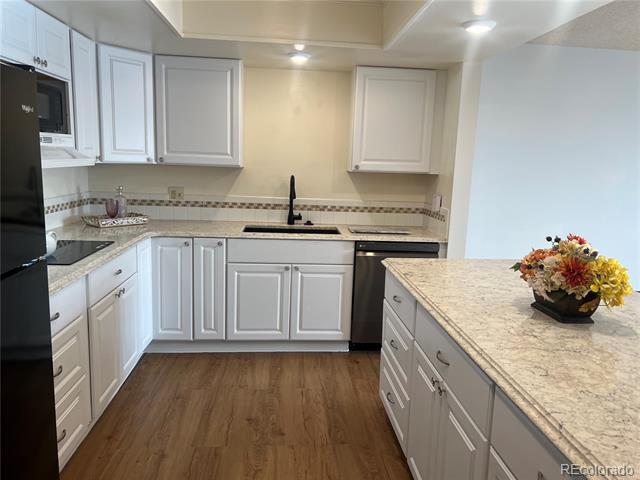 Building Photo - 13890 E Marina Dr