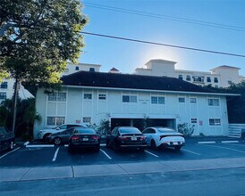 Building Photo - 2404 NE 33rd Ave