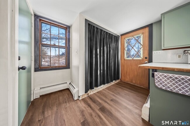 Building Photo - 62 Church St