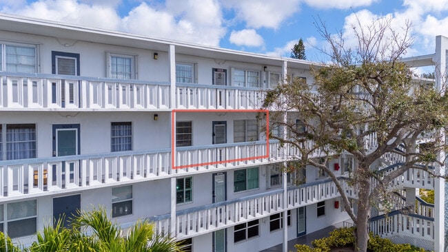 Building Photo - 3028 Harwood D