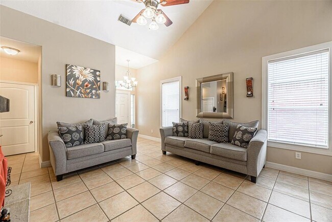 Building Photo - 22439 Highland Point Ln
