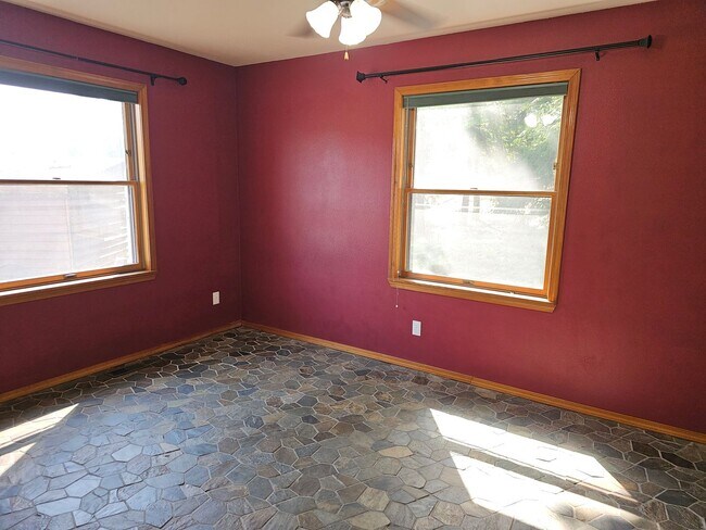 Building Photo - Incredible Hauser Lake Waterfront Home for...