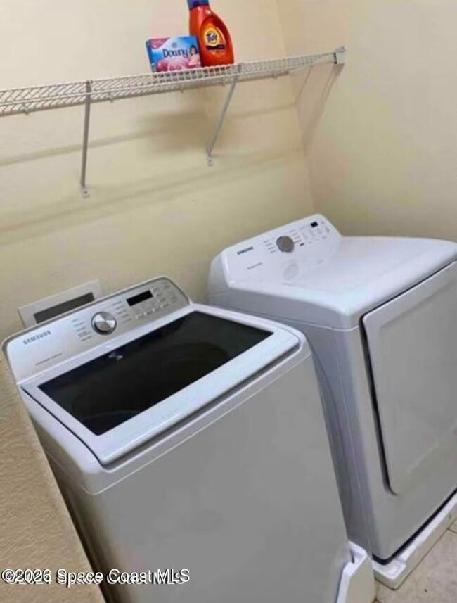 Building Photo - 463 Eldron Blvd NE