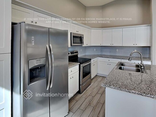 Building Photo - 14943 W Maui Ln