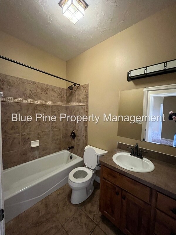 Building Photo - 6192 Pheasant Dr