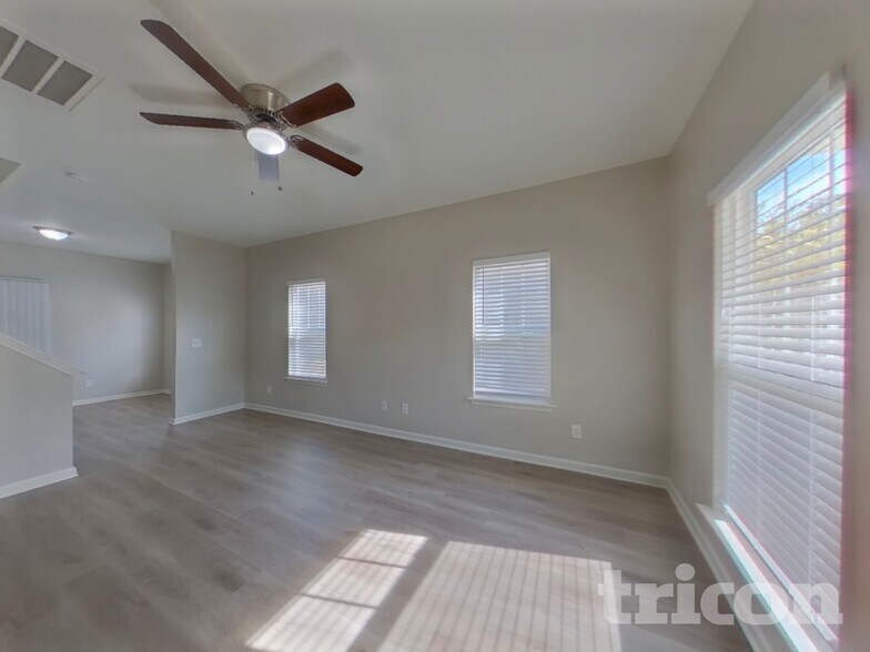 Building Photo - 138 Stanley Ct