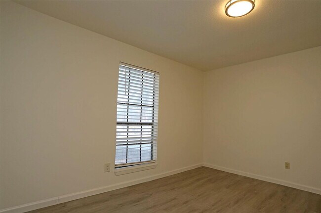 Building Photo - 5023 Monteith Dr