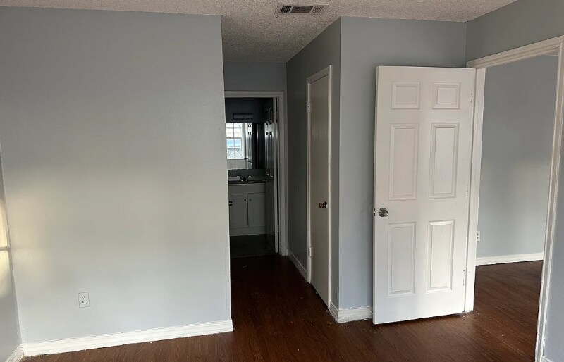 Building Photo - 222 Marigny Cir
