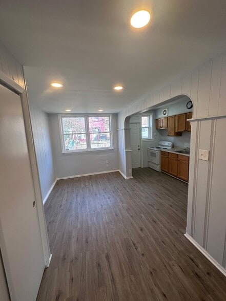 Building Photo - 2607 S 62nd St