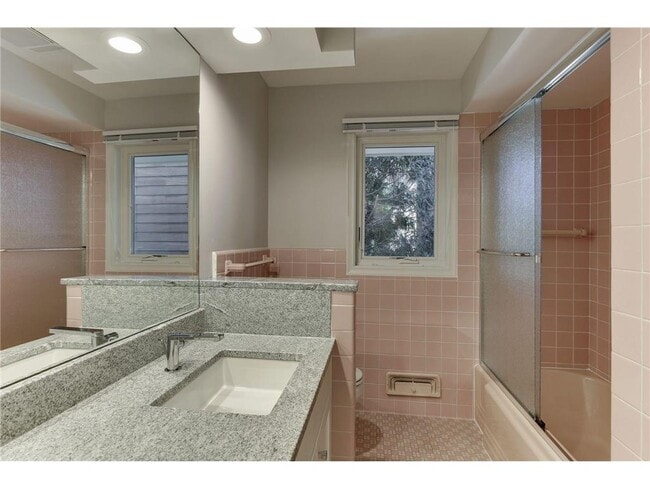 Building Photo - 4222 Basswood Rd