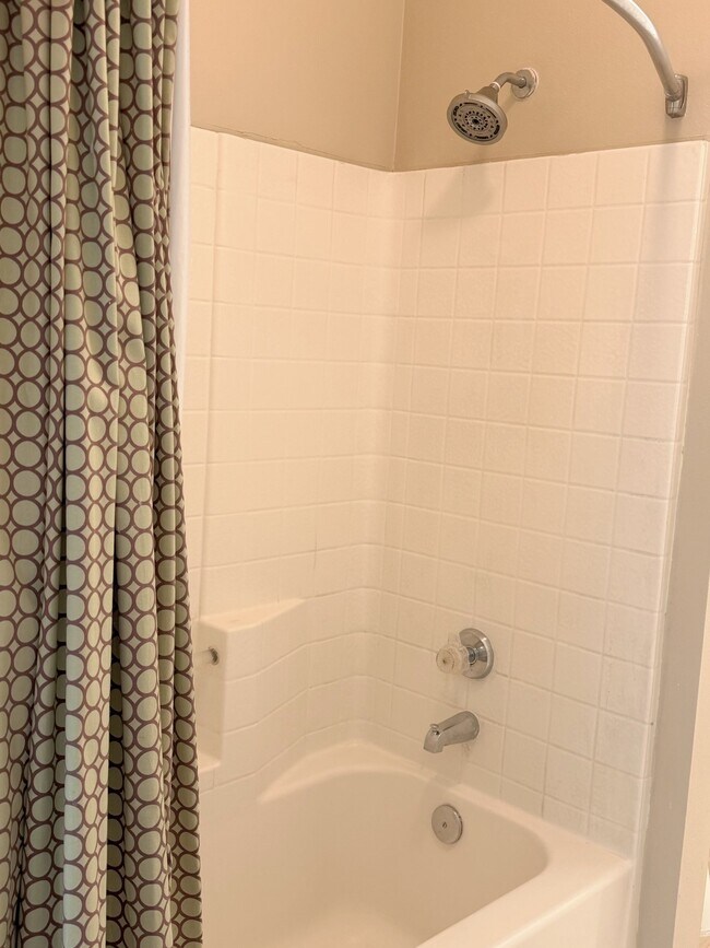 Building Photo - 4704 Mill Pond Dr SE