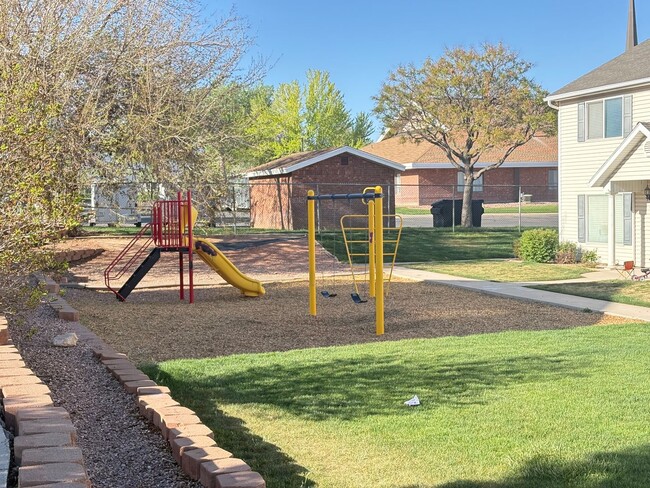 Building Photo - Furnished Housing