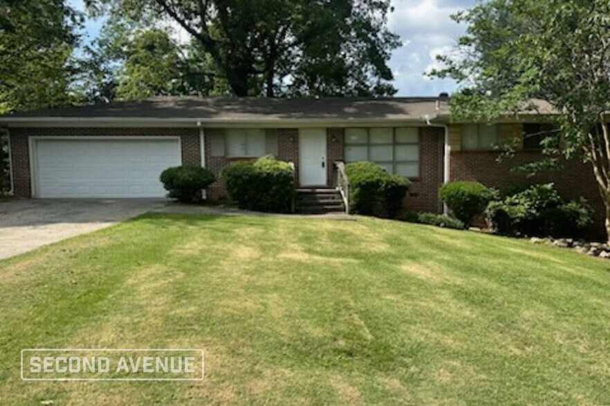 Primary Photo - 957 Hickory Cir