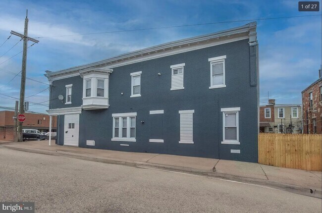 Building Photo - Charming 2BR Duplex in West Philadelphia