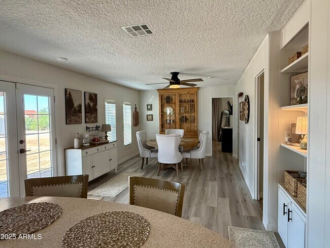Building Photo - 6703 E Calle de Las Estrellas Rd