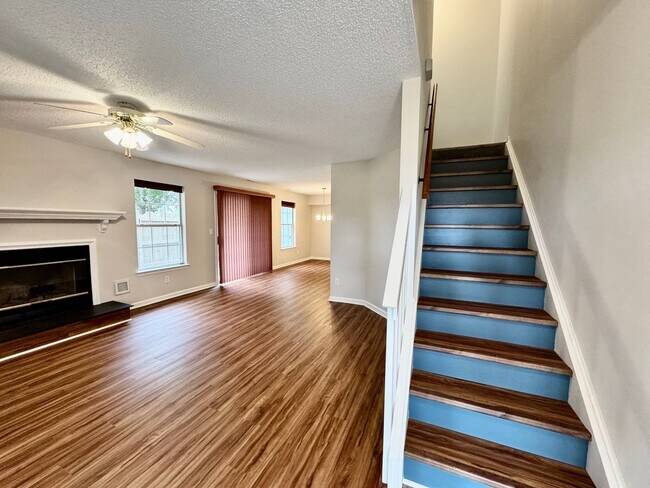 Building Photo - 2-Bedroom Condo Ready NOW! 2 Primary Suite...