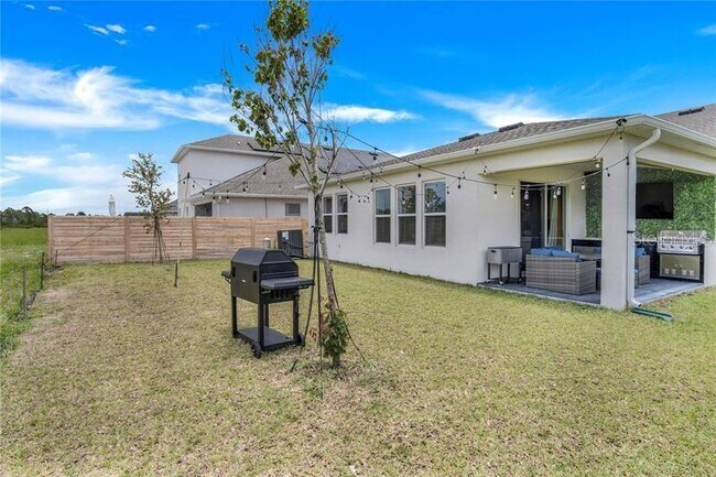 Building Photo - 18863 Rawson St