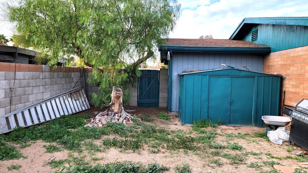 Building Photo - 7400 N Meredith Blvd