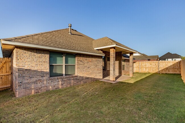 Building Photo - 6296 NW 178th Ter