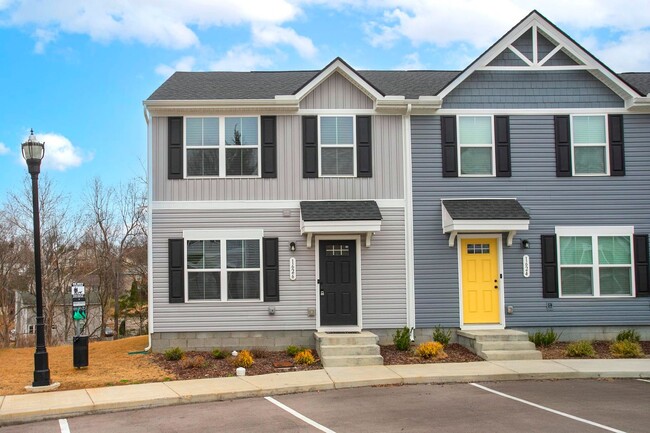 Primary Photo - Beautiful Townhome in Antioch!