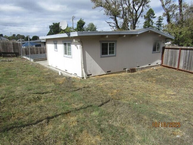 Building Photo - Charming 2 Bed 2 Bath Duplex in Rural Seba...