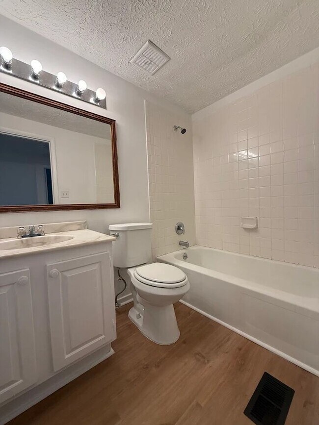 Building Photo - Spacious 4-Bedroom Home in Peachtree City