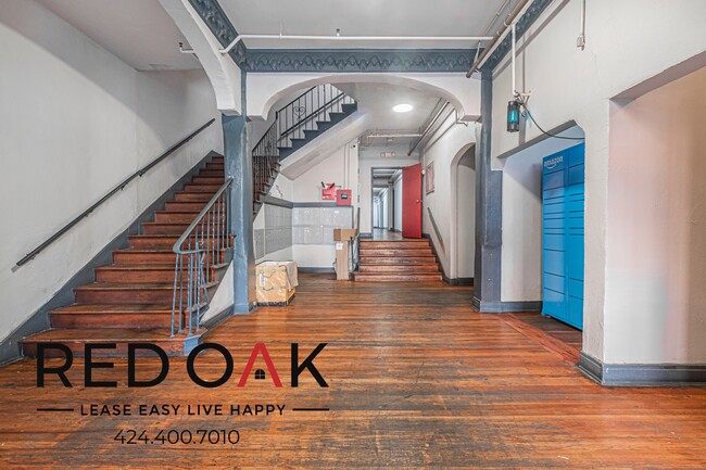 Building Photo - 687 Shatto Pl