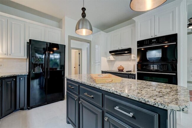 Building Photo - 3616 Burlington Dr