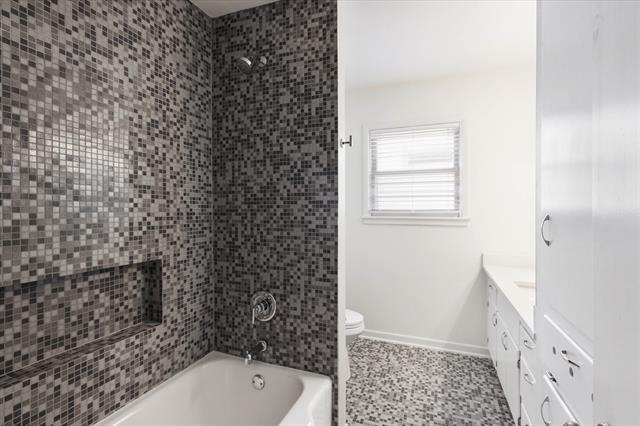 Building Photo - 4516 Rutland Ave