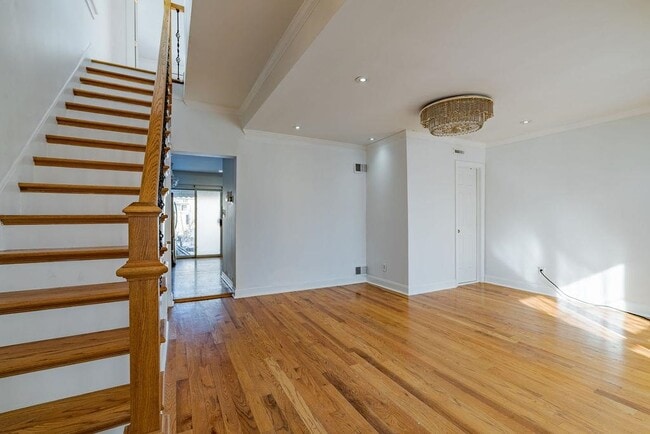 Building Photo - 179 Hobart Ave