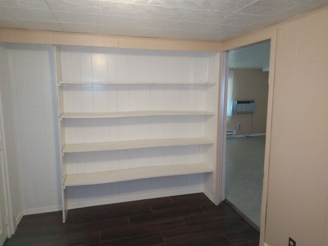 Building Photo - 3 Bed / 2 Bath Home + 1 bed / 1 bath Casita & work shop